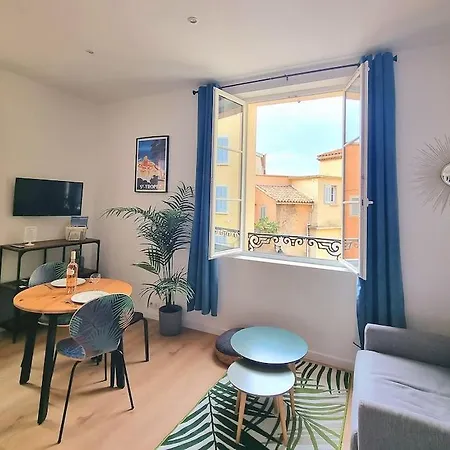 Chic - Climatise - 2 Pas Du Port - Place Aux Herbes Apartment